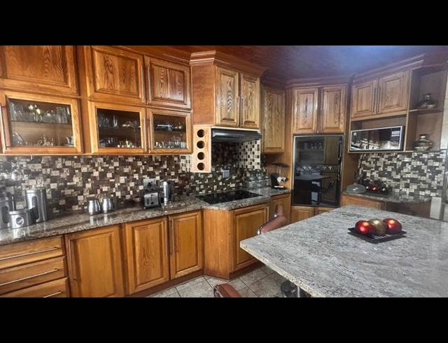 4 BEDROOM HOUSE FOR SALE IN MEYERVILLE